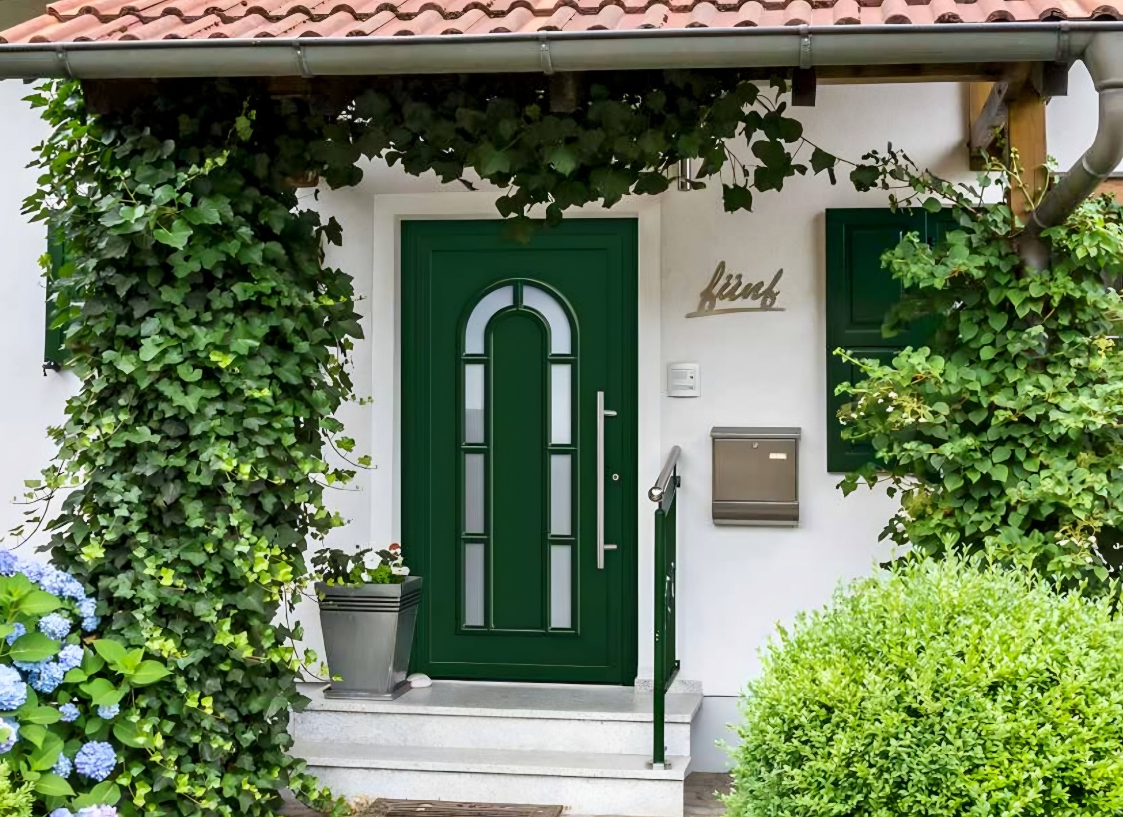 Usi de intrare clasice din aluminiu Groke — Exclusive Doors